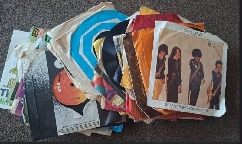 A large bundle of vintage 7-inch vinyl singles